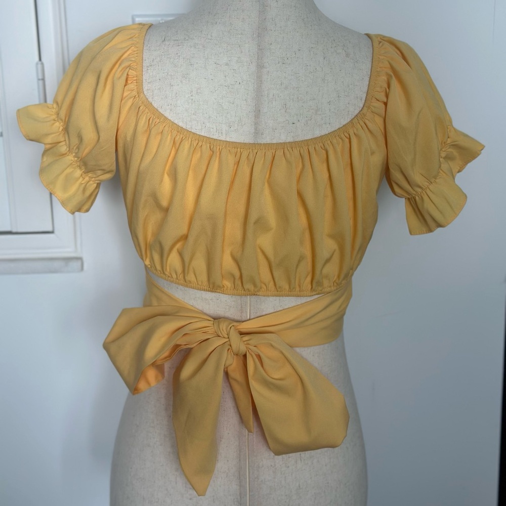 BUNDLE Ruffled Tops - Picture 3 of 7